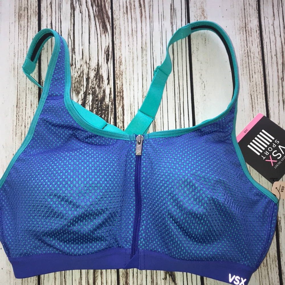 Victoria’s Secret NWT Knockout Sports bra 34B